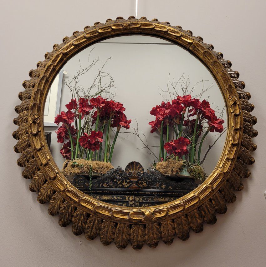 Espejo, marco circular tallado y dorado, pp. S. XX   Francia