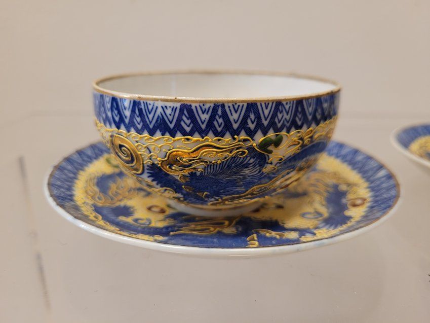 Set de café / te, porcelana Satsuma, motivo dragón en azul lapislázuli, s. XIX   Japón