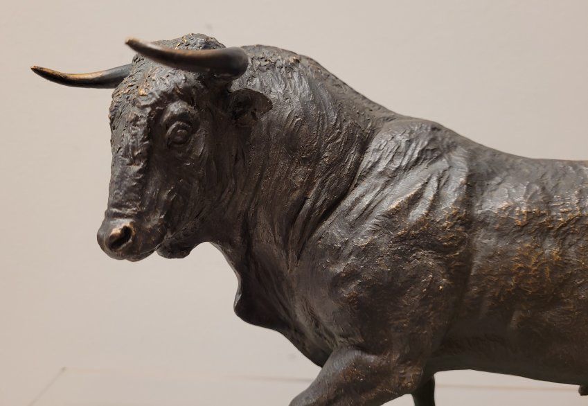 Escultura "Toro de Lidia" en bronce, Andrés Peralta, S